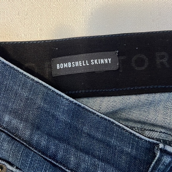 TORRID bombshell skinny jeans, - Picture 4 of 7
